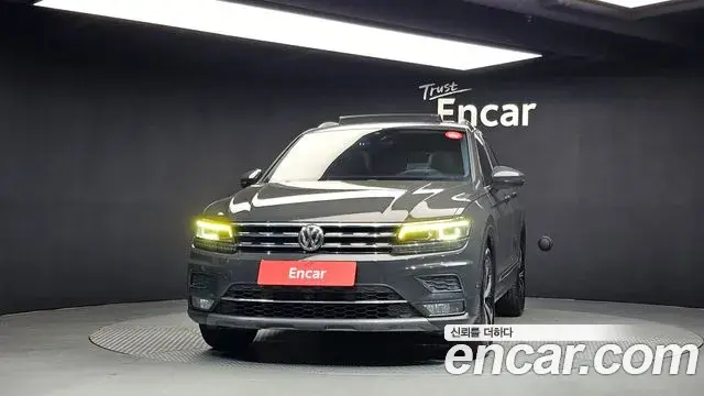 Volkswagen Tiguan 2018 — Şəkil 15/20