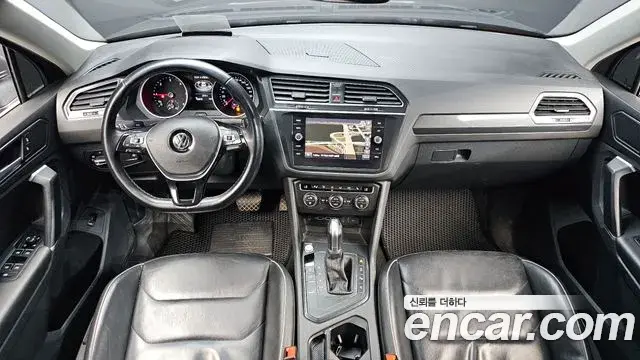 Volkswagen Tiguan 2018 — Şəkil 8/20