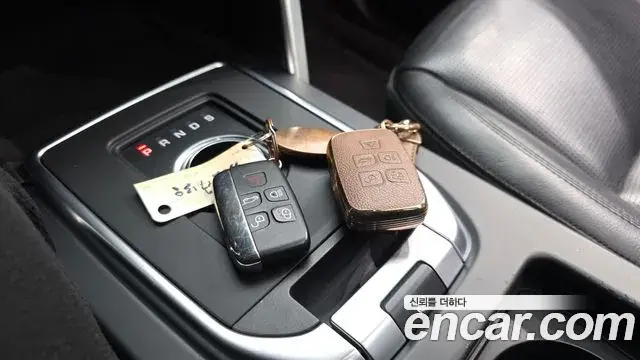 Land Rover Discovery Sport 2019 — Şəkil 28/42
