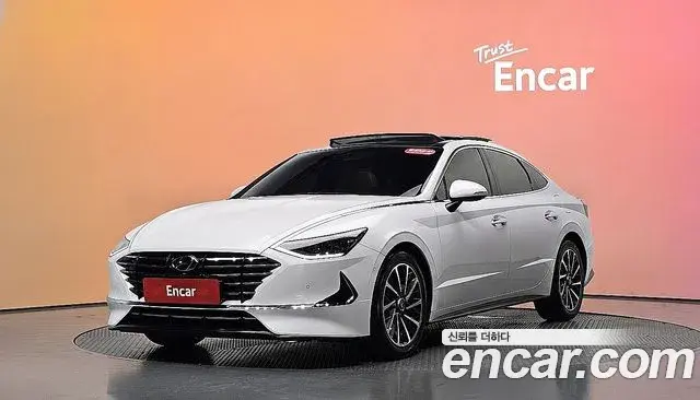 Hyundai Sonata 2019 — Фото 1/20