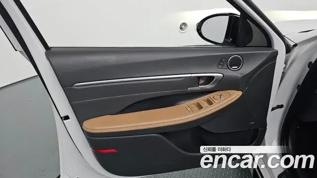Hyundai Sonata Hybrid 2019 — Photo 2/30