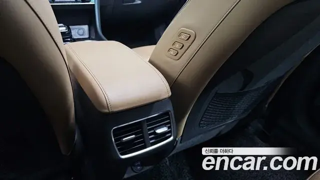 Hyundai Sonata Hybrid 2019 — Photo 19/30