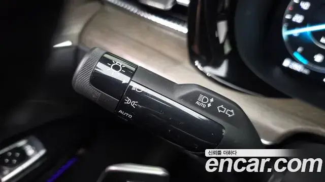 Kia K5 2022 — Şəkil 20/33