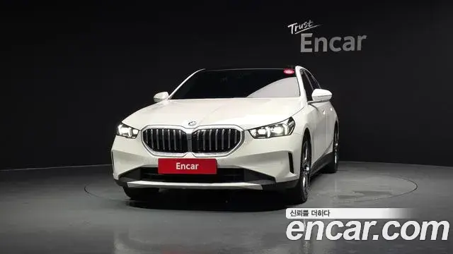 BMW 5 Series 2023 — Фото 3/20