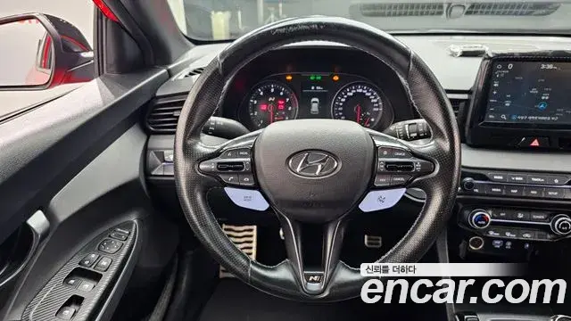 Hyundai Veloster 2019 — Şəkil 14/30
