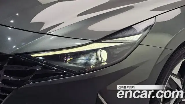 Hyundai The New Avante Hybrid 2022 — Photo 7/32