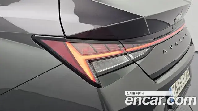 Hyundai The New Avante Hybrid 2022 — Photo 4/32