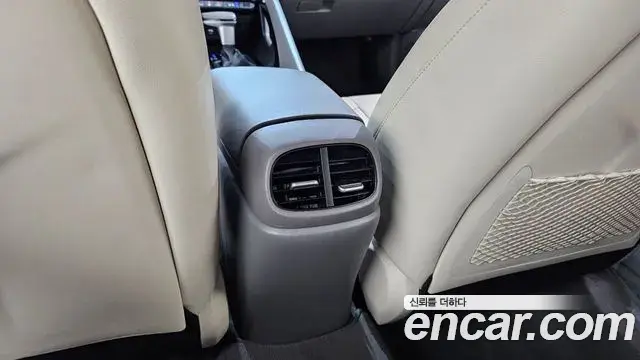 Hyundai The New Avante Hybrid 2022 — Photo 25/32