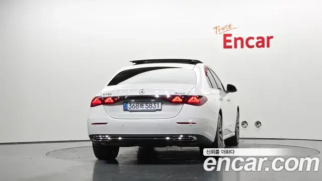 Mercedes-Benz E-Class 2024 — ფოტო 3/16