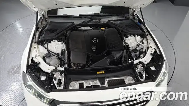 Mercedes-Benz E-Class 2024 — ფოტო 5/16