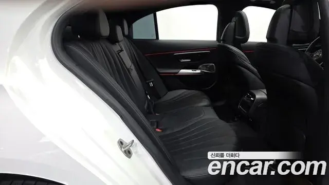 Mercedes-Benz E-Class 2024 — ფოტო 12/16
