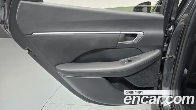 Hyundai Sonata Hybrid 2022 — Şəkil 22/30