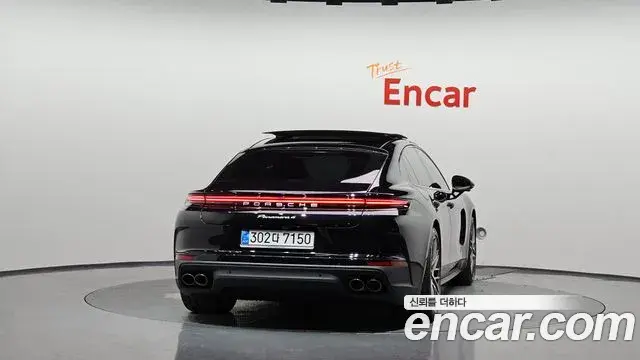 Porsche Panamera 2025 — Şəkil 28/30