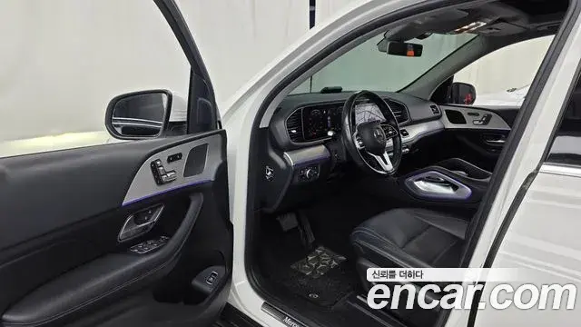Mercedes-Benz GLE-Class 2020 — Фото 10/20