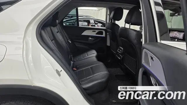 Mercedes-Benz GLE-Class 2020 — Фото 12/20