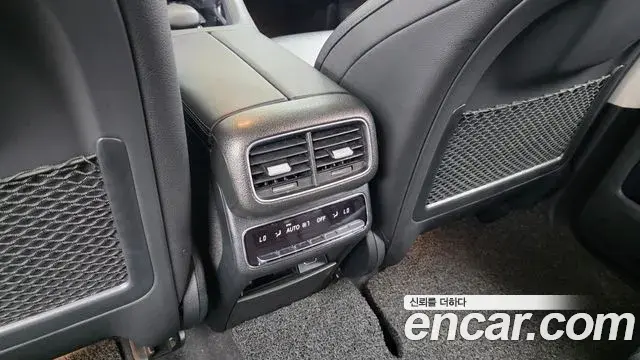 Mercedes-Benz GLE-Class 2020 — Şəkil 24/35