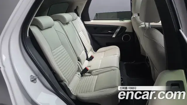Land Rover Discovery Sport 2022 — Фото 10/20