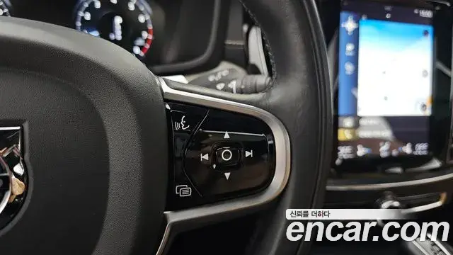 Volvo V60 Cross Country 2019 — ფოტო 3/35