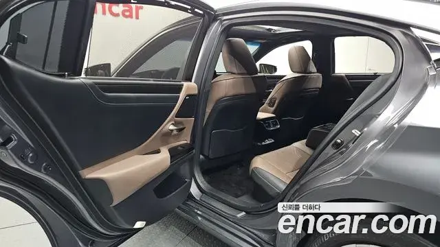 Lexus ES300h 2023 — Şəkil 5/20
