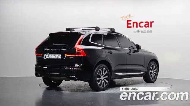 Volvo XC60 2019 — Şəkil 10/35