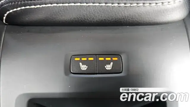 Volvo XC60 2019 — Şəkil 8/35