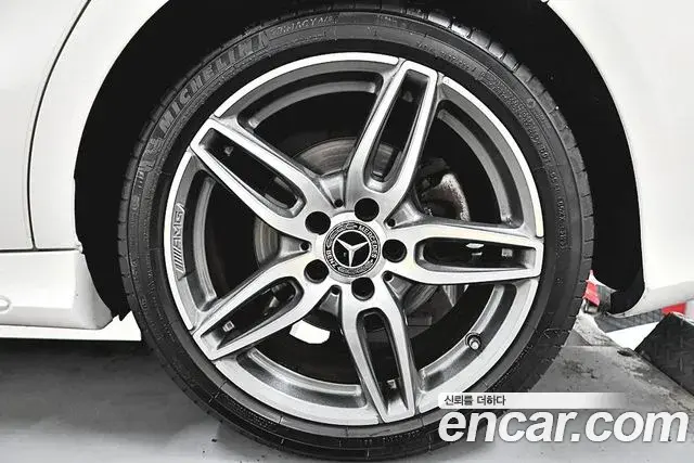 Mercedes-Benz CLA-Class 2018 — Photo 8/20