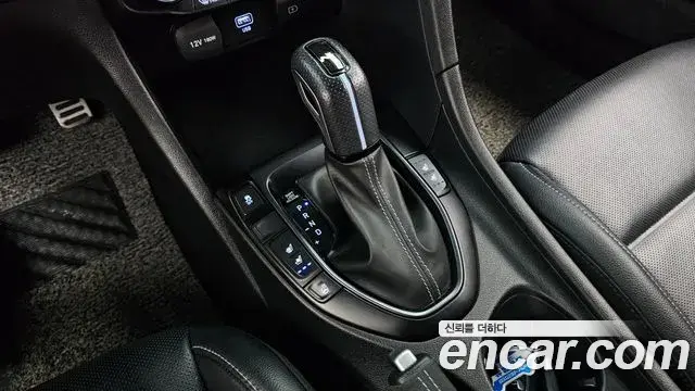 Hyundai Veloster 2020 — Фото 9/20