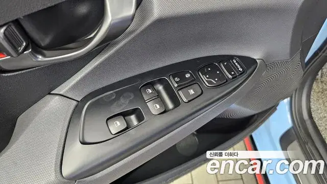 Hyundai Veloster 2020 — Photo 14/30