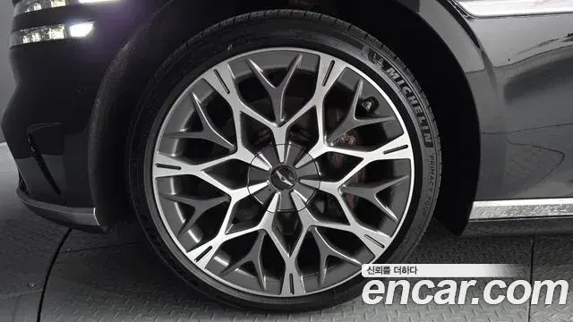 Genesis G90 2023 — ფოტო 34/39