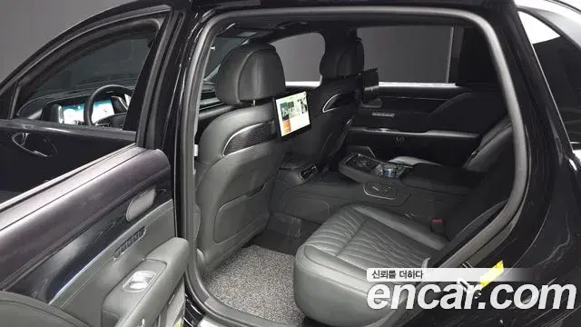 Genesis G90 2023 — ფოტო 18/39