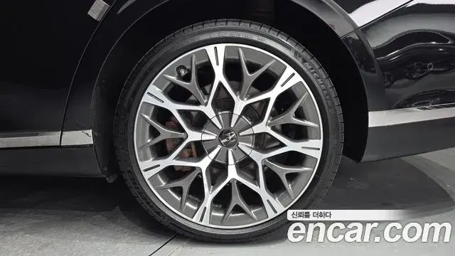 Genesis G90 2023 — ფოტო 20/39