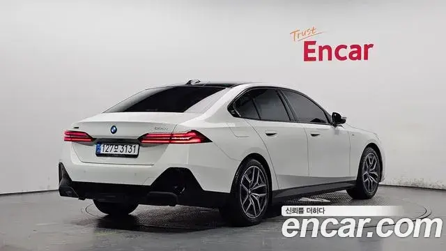 BMW 5 Series 2025 — ფოტო 4/34