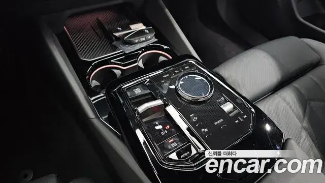 BMW 5 Series 2025 — ფოტო 6/34