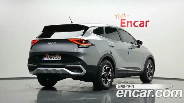 Kia Sportage 2022 — Фото 2/20