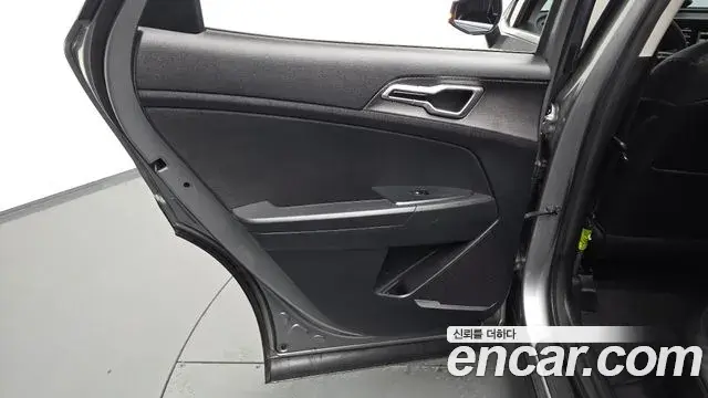 Kia Sportage 2022 — Photo 24/28