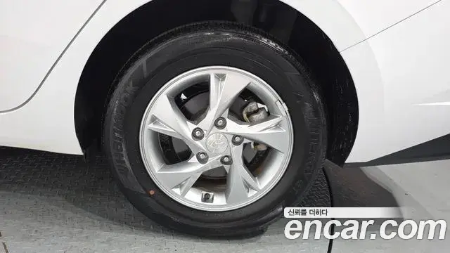 Hyundai The New Avante Hybrid 2022 — ფოტო 28/30