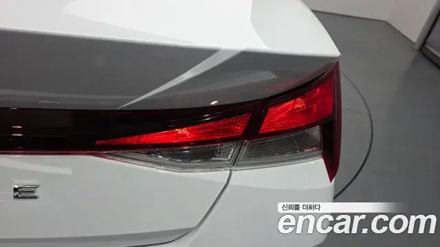 Hyundai The New Avante Hybrid 2022 — ფოტო 2/30