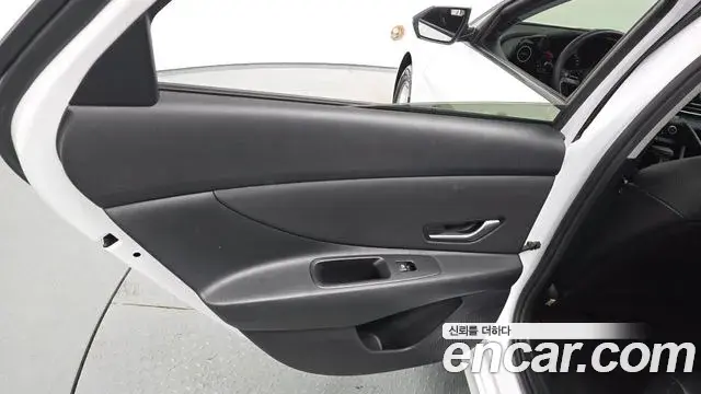 Hyundai The New Avante Hybrid 2022 — ფოტო 4/30