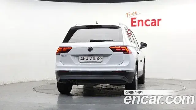 Volkswagen Tiguan 2018 — Фото 4/20