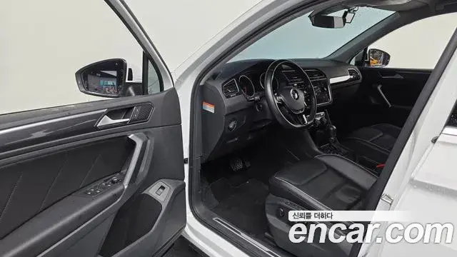Volkswagen Tiguan 2018 — Фото 10/20