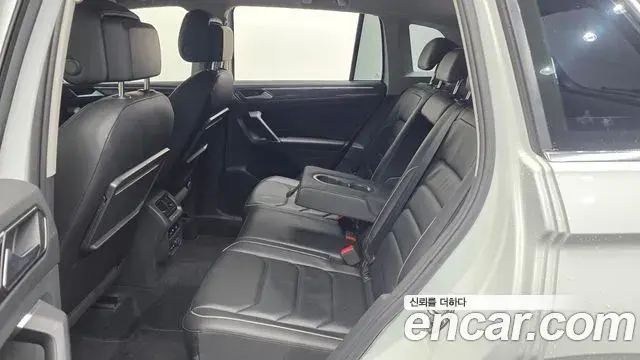 Volkswagen Tiguan 2018 — Фото 12/20