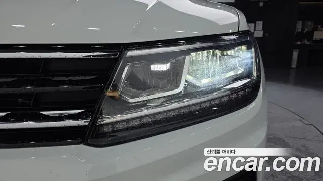 Volkswagen Tiguan 2018 — Photo 6/32
