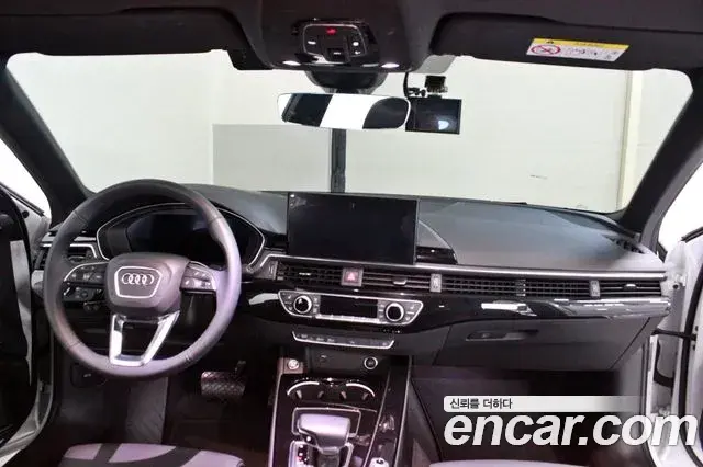 Audi A4 2022 — Photo 2/20