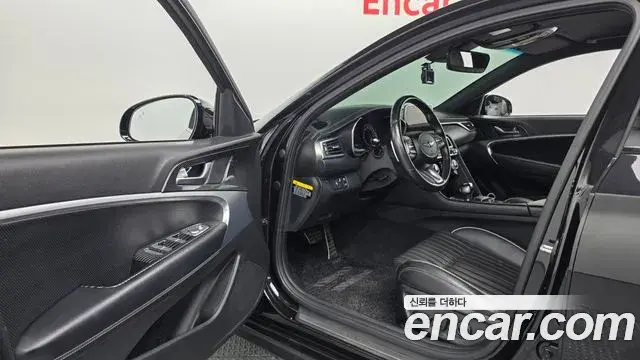 Genesis G70 2018 — Photo 1/20
