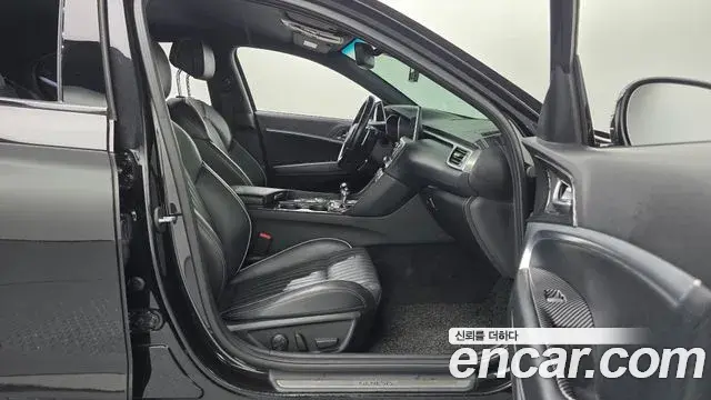 Genesis G70 2018 — Photo 9/20