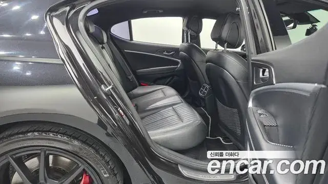 Genesis G70 2018 — Photo 6/20