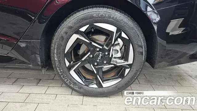 Kia K5 2025 — Şəkil 23/32
