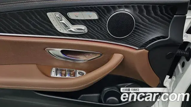 Mercedes-Benz E-Class 2023 — Фото 17/20