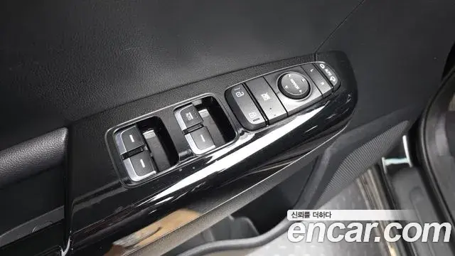 Kia Sportage The Bold 2018 — Photo 16/31