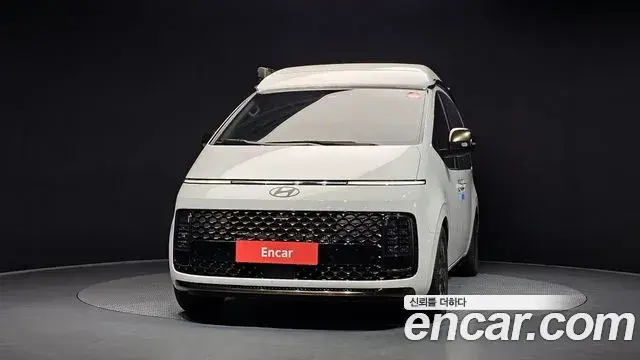 Hyundai Staria 2024 — Фото 3/20